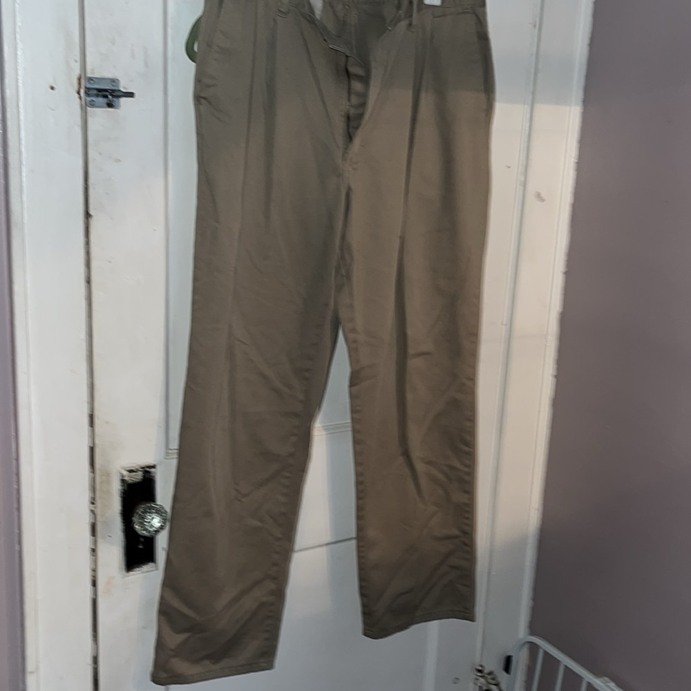 Men’s rustler khaki pants